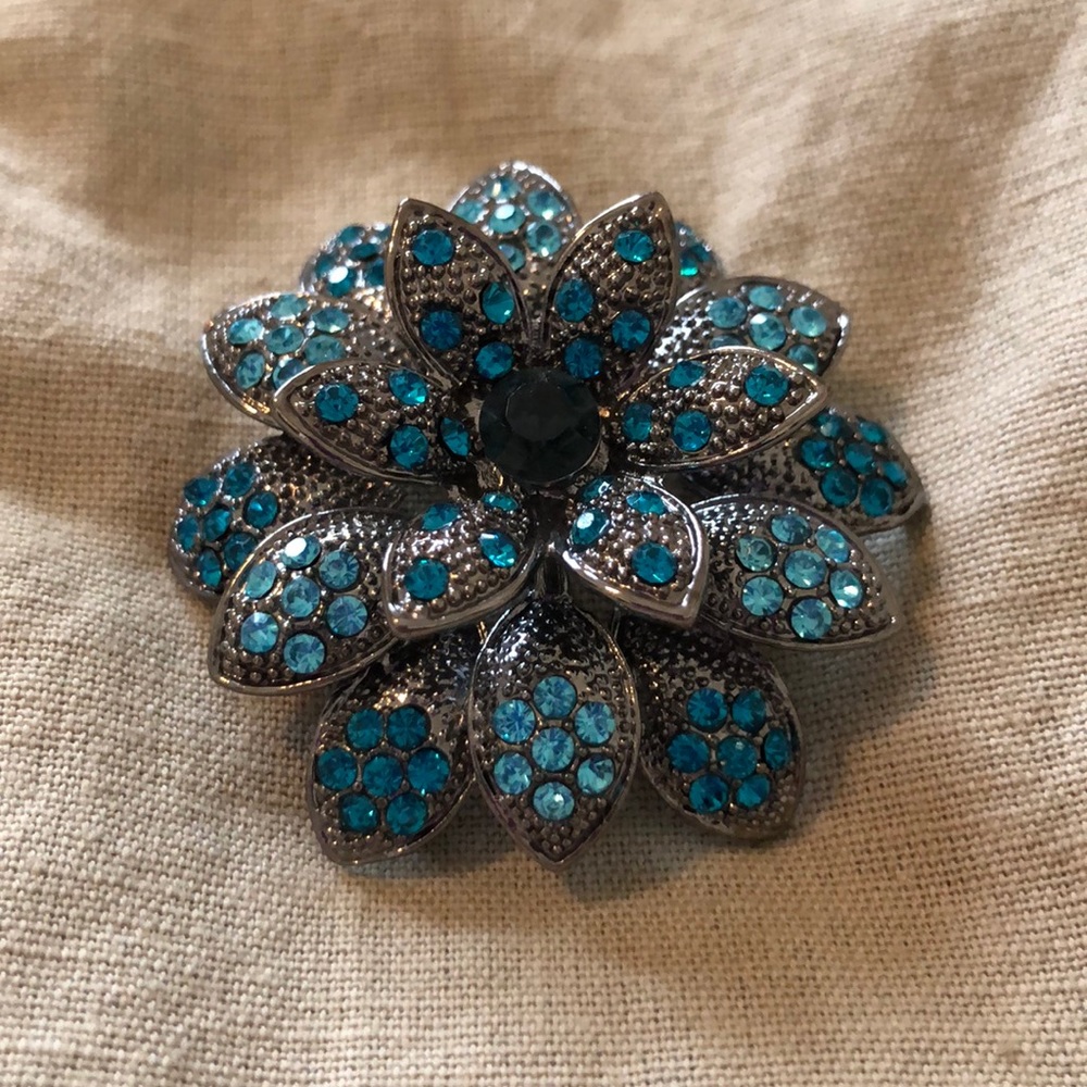 Brooch